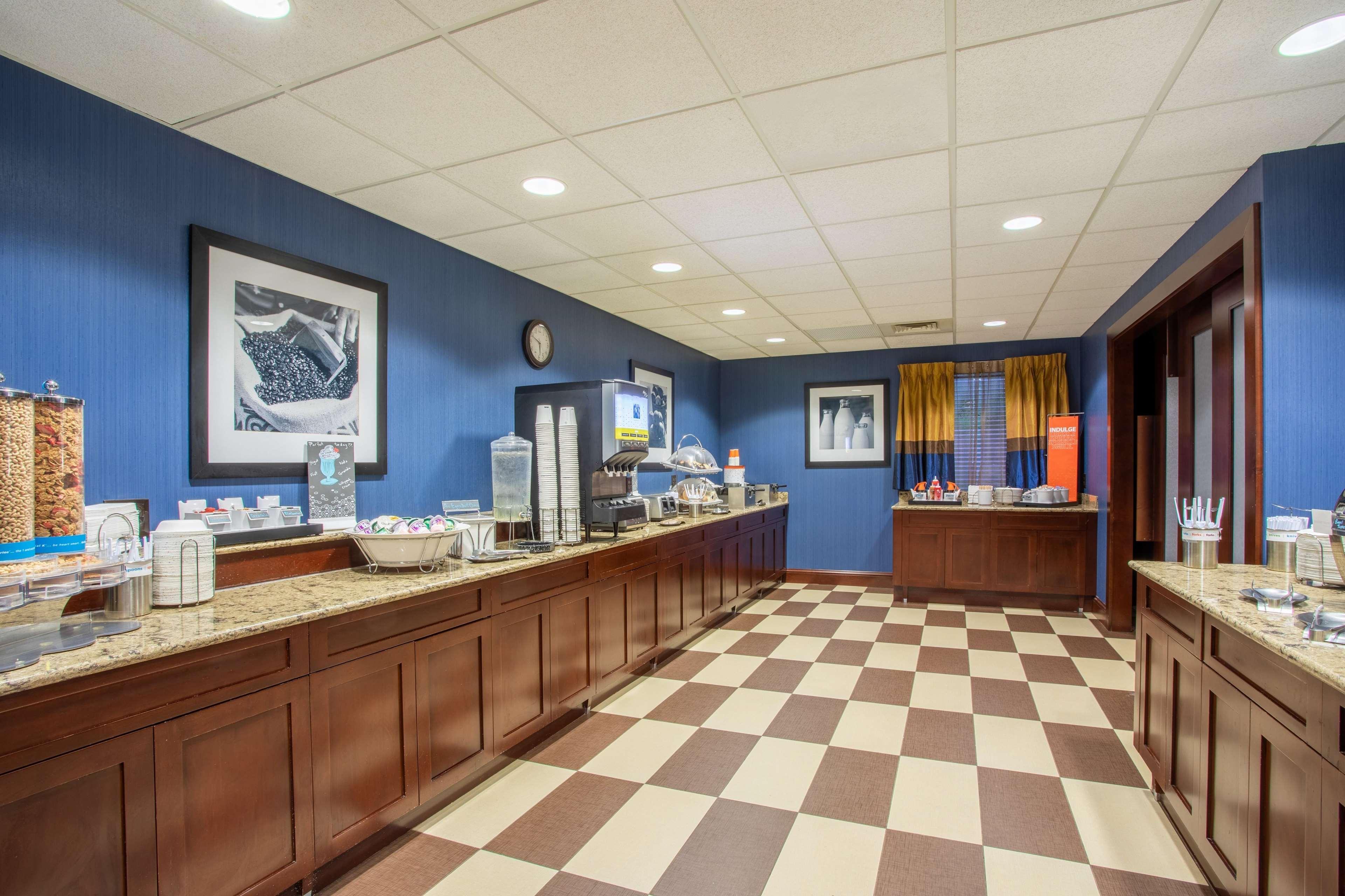 Hampton Inn Фишкилл Экстерьер фото
