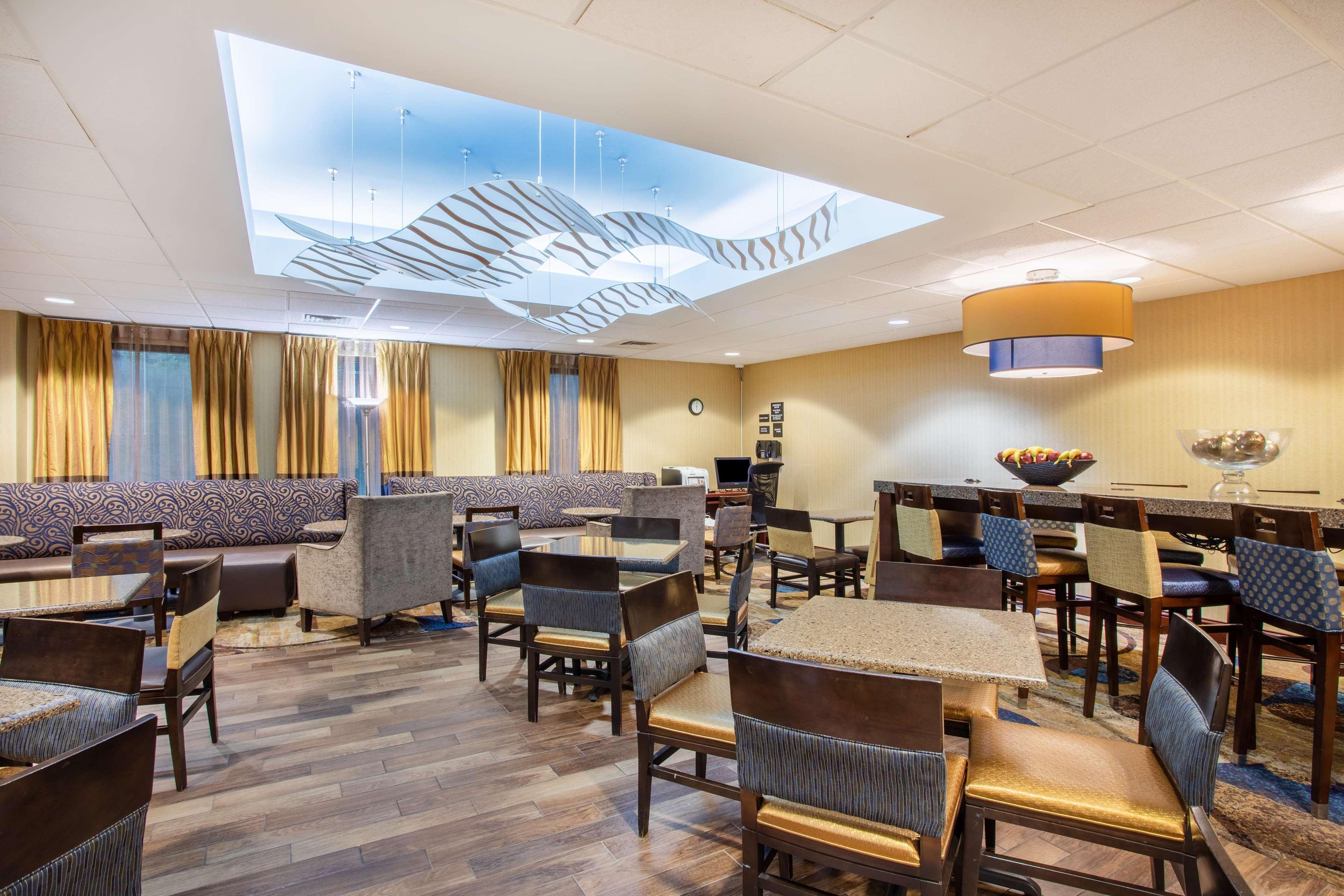 Hampton Inn Фишкилл Экстерьер фото