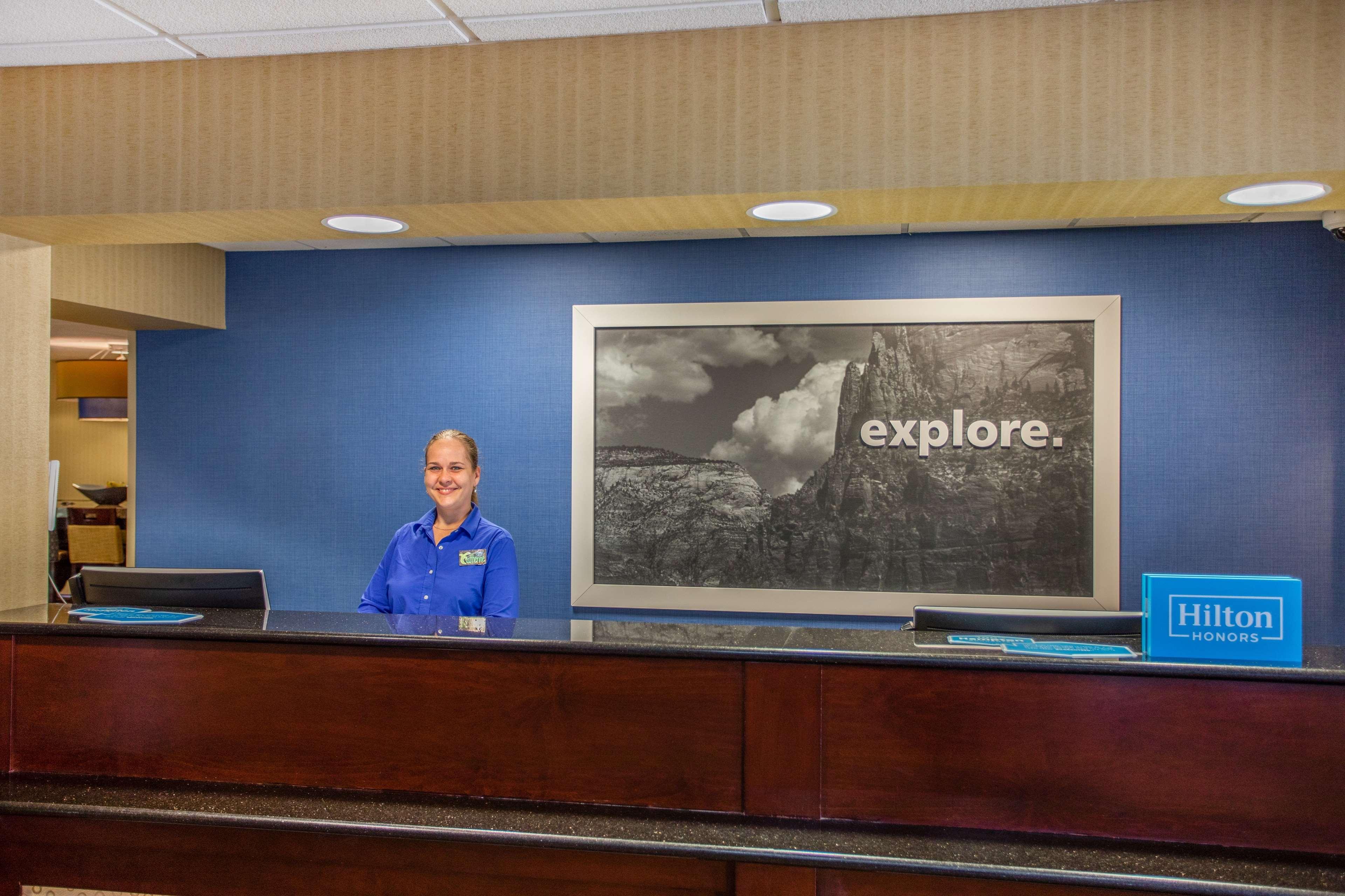 Hampton Inn Фишкилл Экстерьер фото