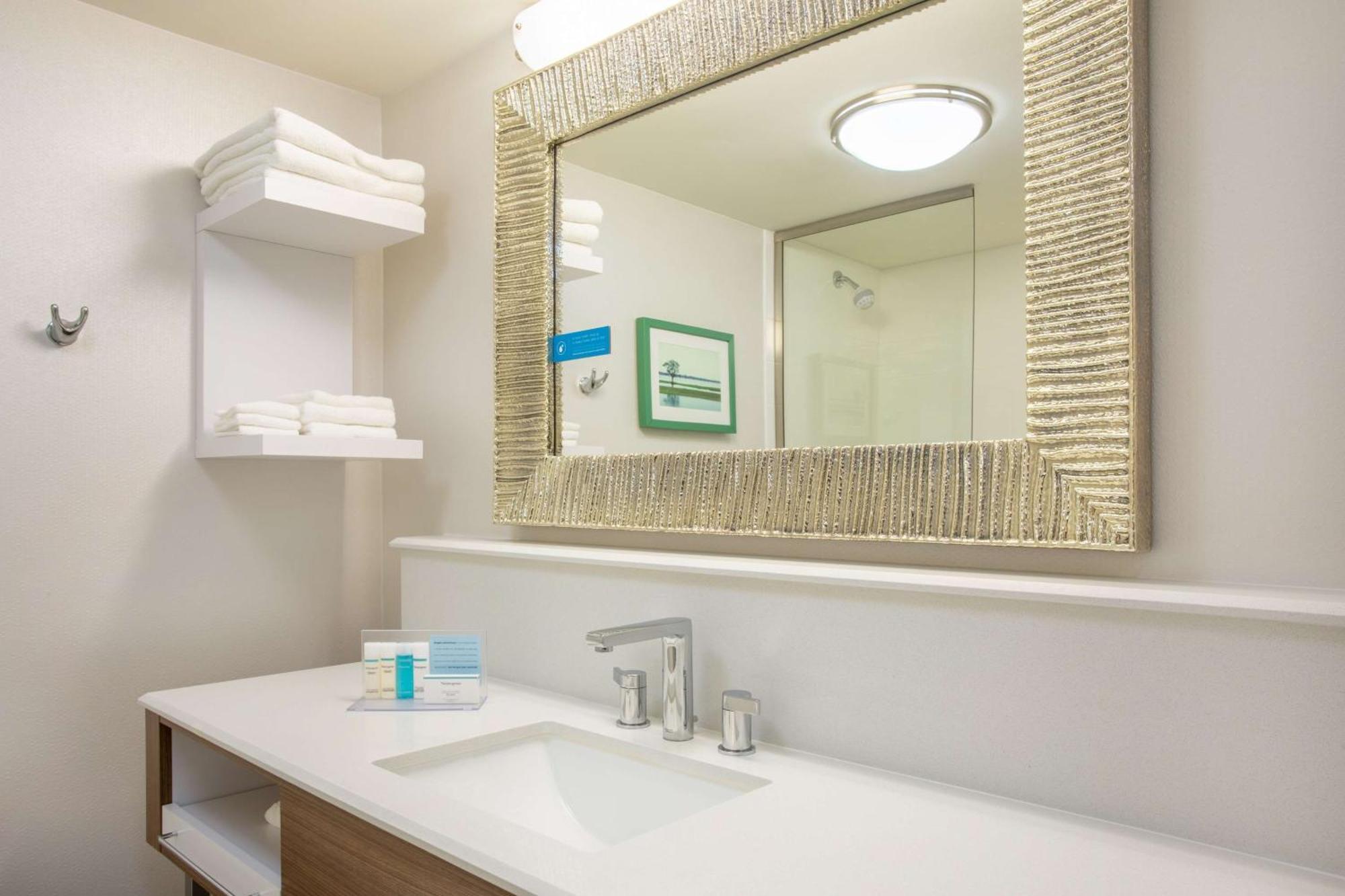 Hampton Inn Фишкилл Экстерьер фото