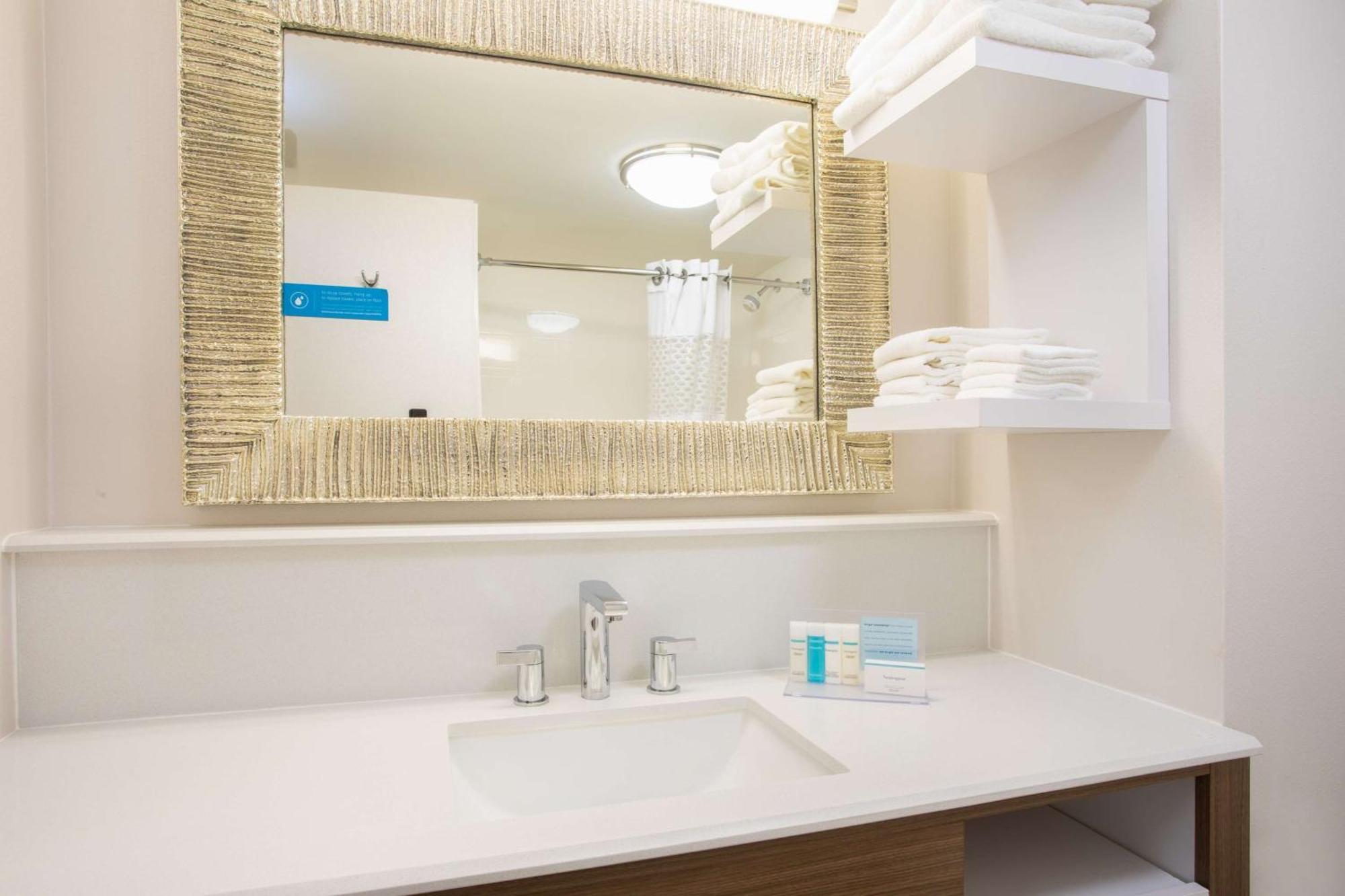Hampton Inn Фишкилл Экстерьер фото