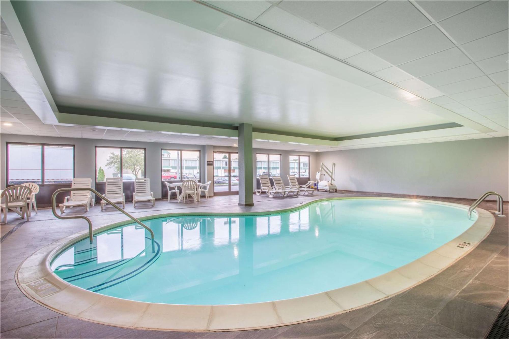 Hampton Inn Фишкилл Экстерьер фото
