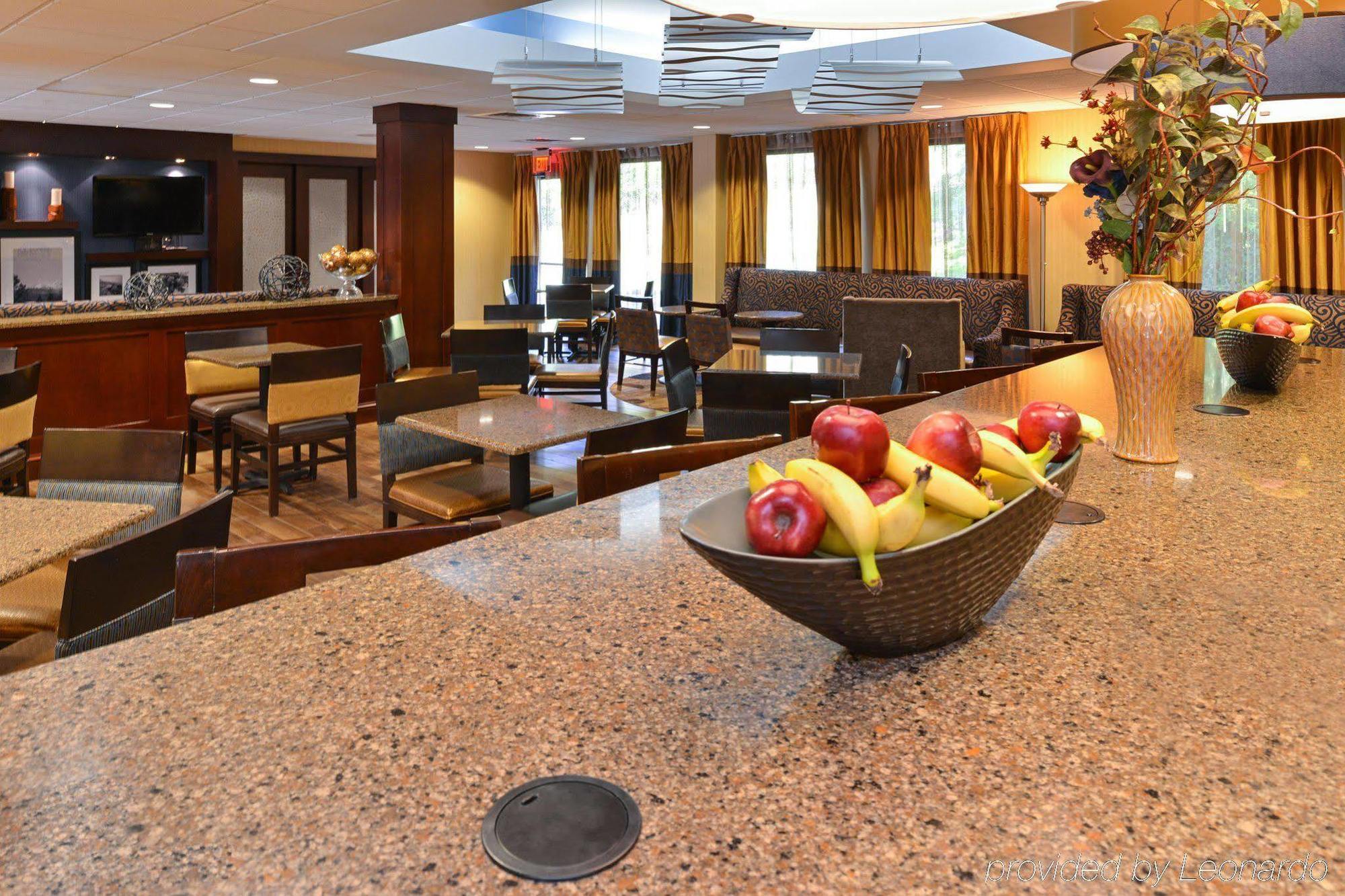 Hampton Inn Фишкилл Экстерьер фото