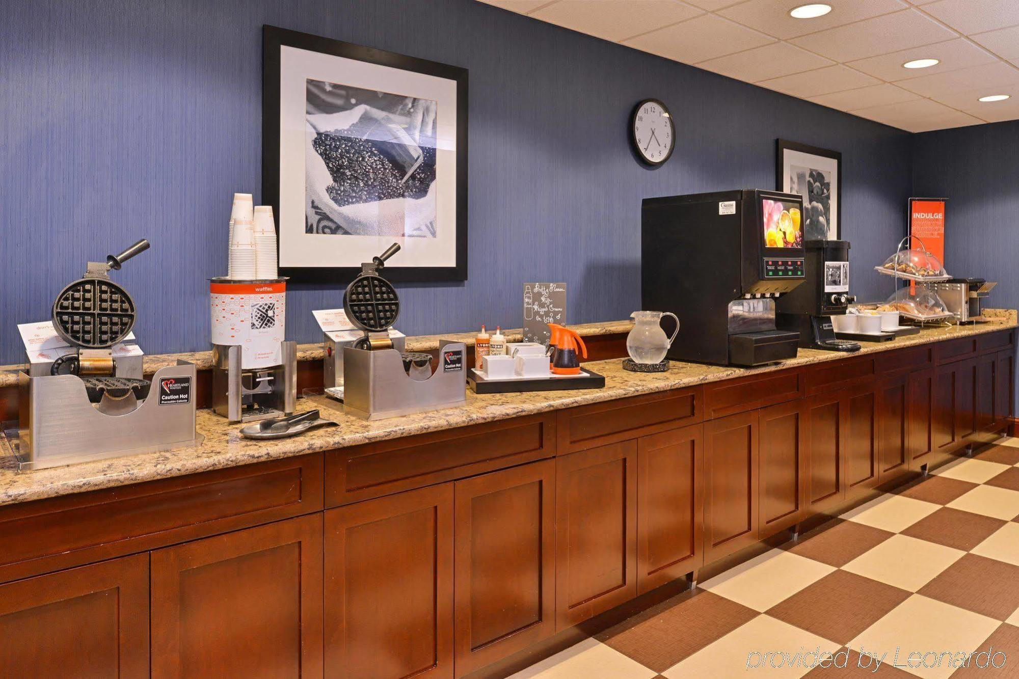 Hampton Inn Фишкилл Экстерьер фото