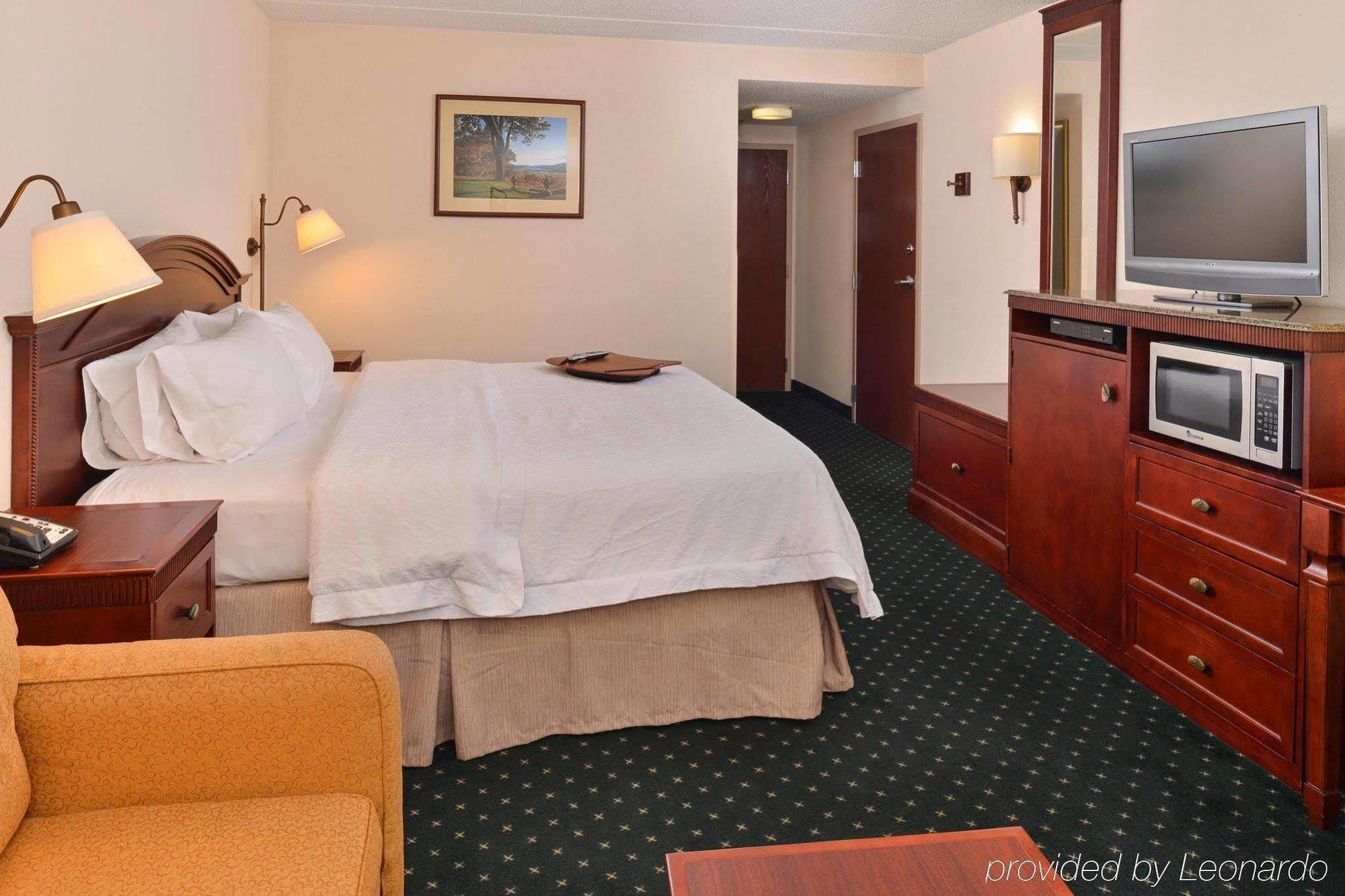 Hampton Inn Фишкилл Экстерьер фото