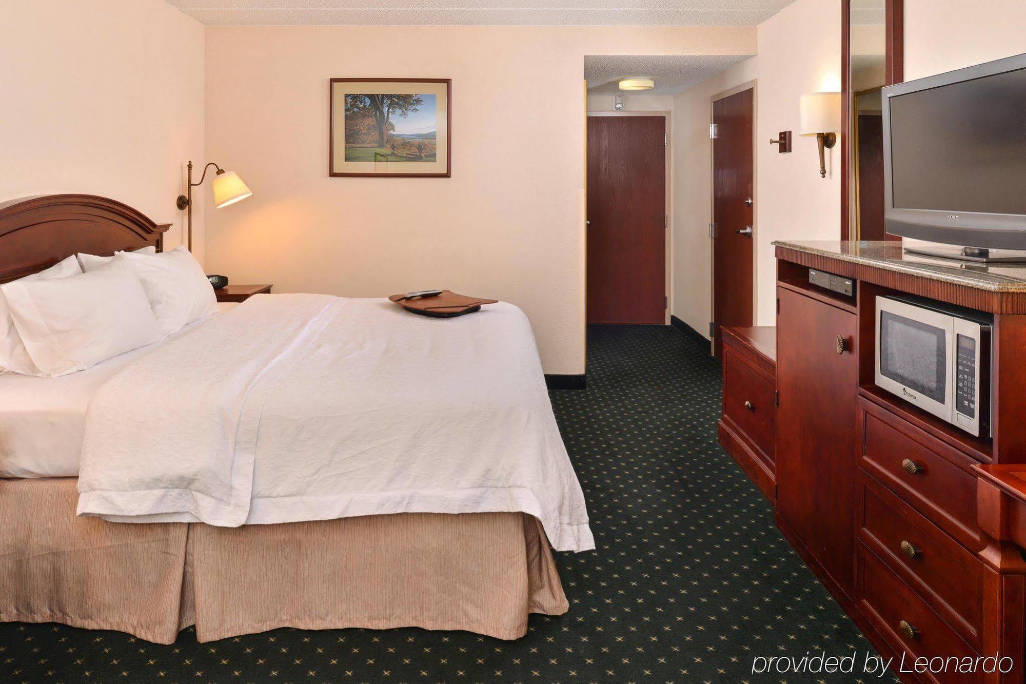 Hampton Inn Фишкилл Экстерьер фото