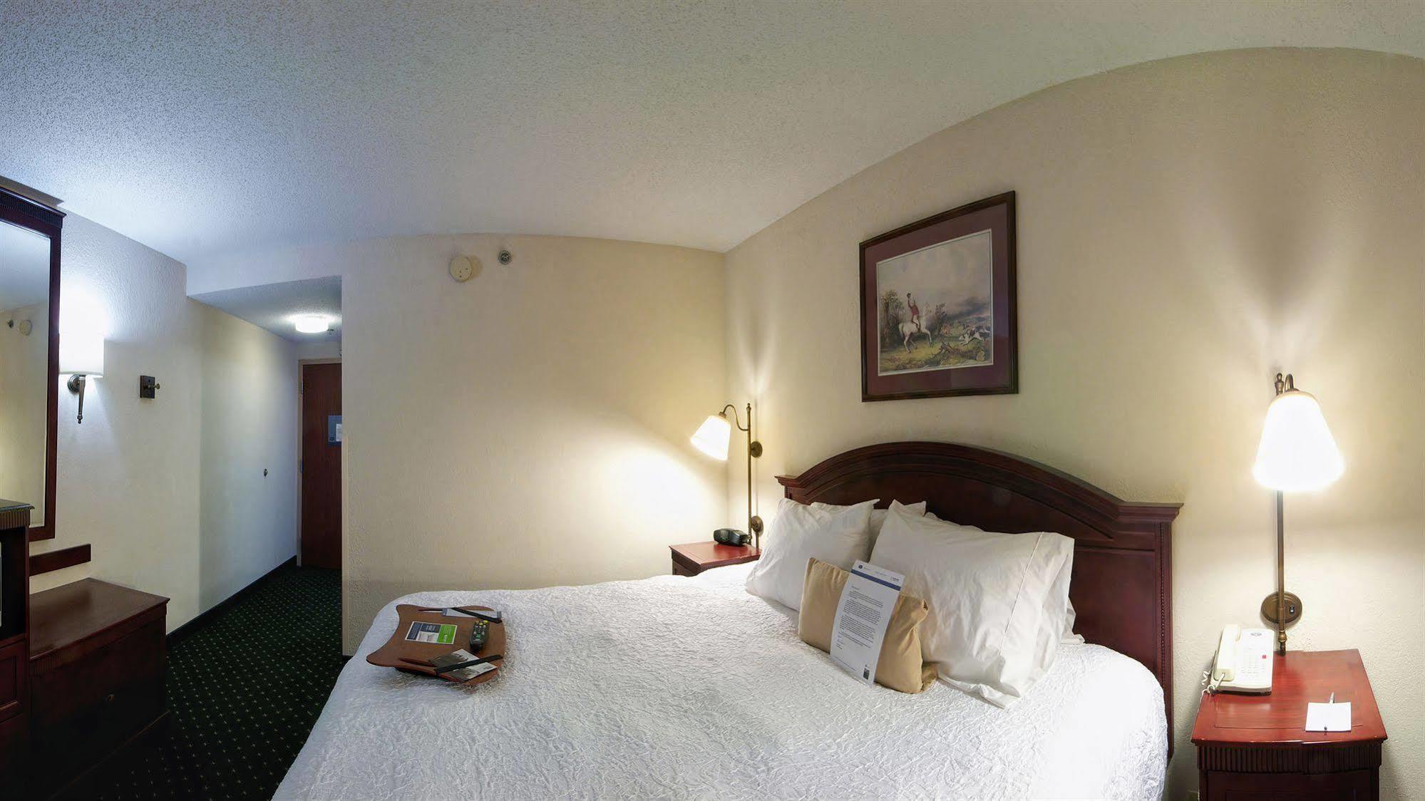 Hampton Inn Фишкилл Экстерьер фото